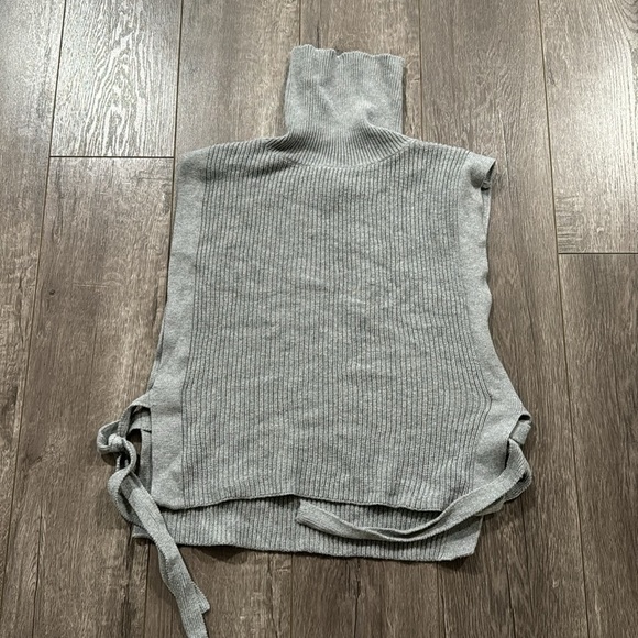Athleta DOUBLETIME TURTLENECK SWEATER TANK grey M - Picture 2 of 5
